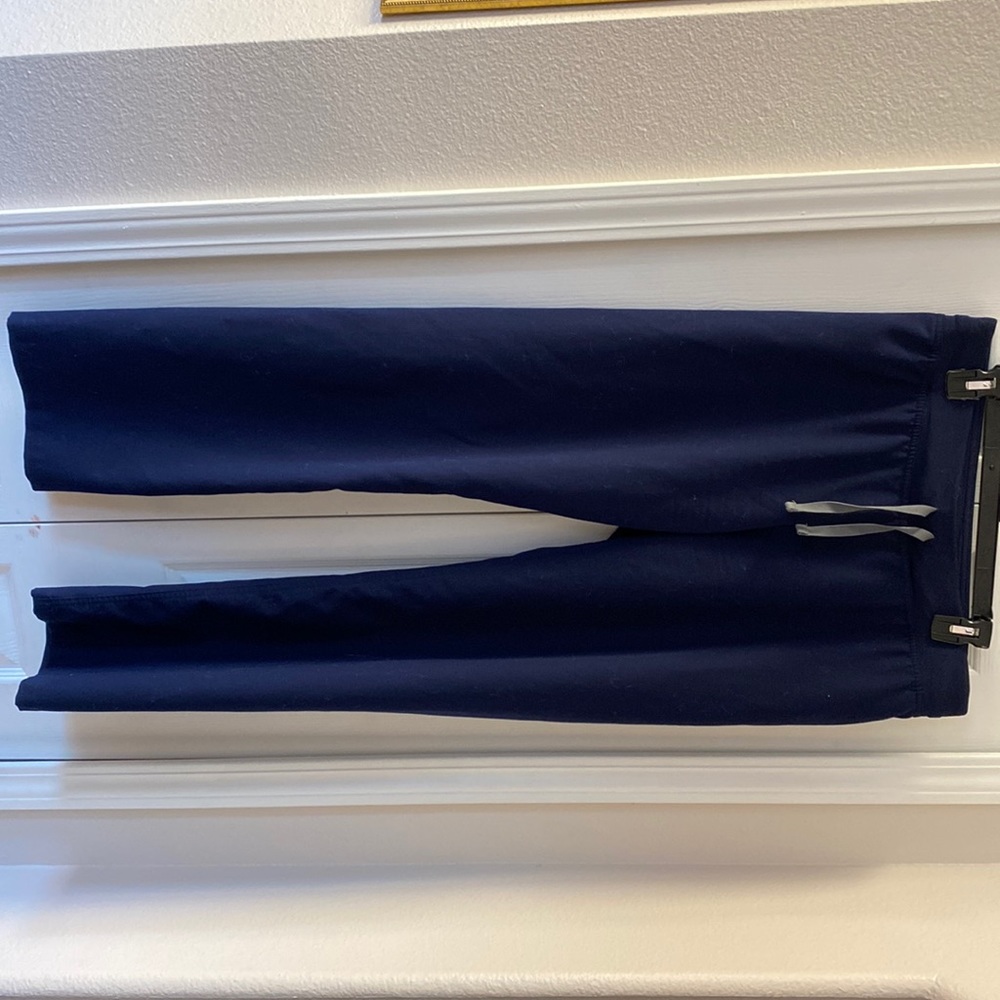 Figs. Livingston basic scrub pants. Women’s. Size medium. Great condition.